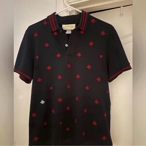 Authentic men's size small Gucci polo - in excellent condition- barely worn